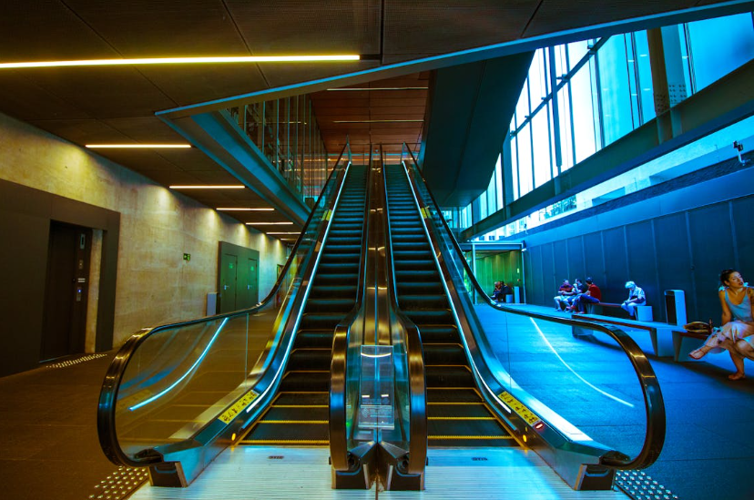 Cepillos en escaleras mecánicas